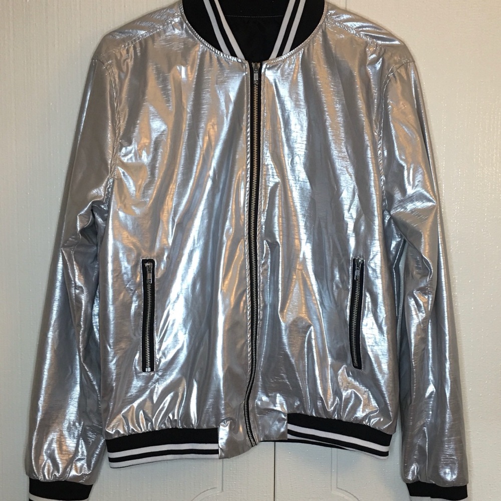 Silver bomber/puffer jacket black lining size S
